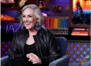Ricki Lake Shared Regrowth, Not Surgery